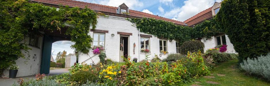 Bed and Breakfast L'Atterrissage Santes Esterno foto