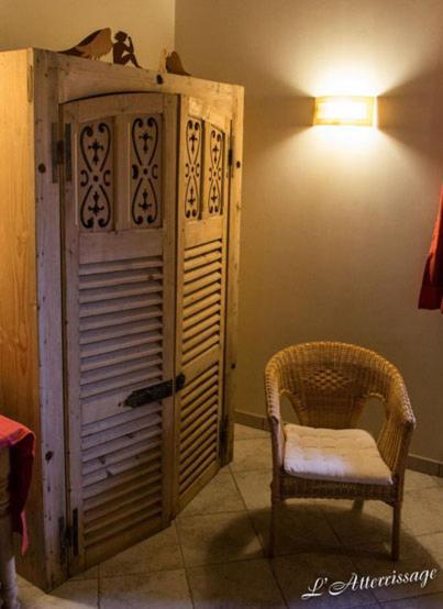 Bed and Breakfast L'Atterrissage Santes Esterno foto