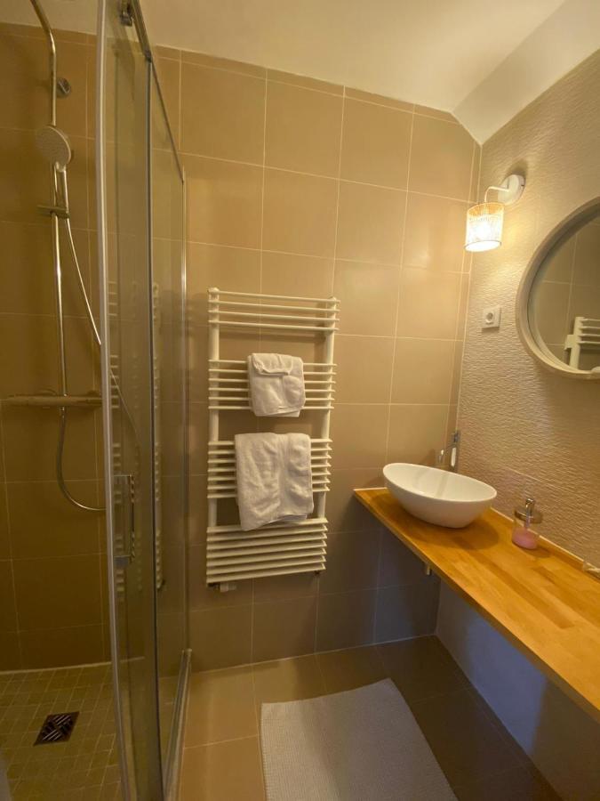 Bed and Breakfast L'Atterrissage Santes Esterno foto