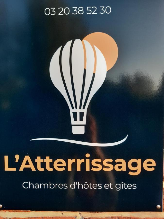 Bed and Breakfast L'Atterrissage Santes Esterno foto