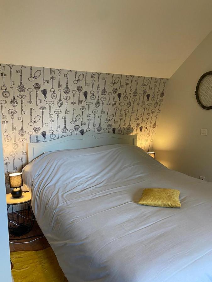 Bed and Breakfast L'Atterrissage Santes Esterno foto